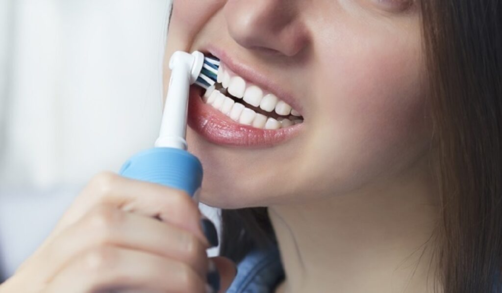 Master The Art Of Electric Toothbrushing Tips For Achieve Healthier Smile 